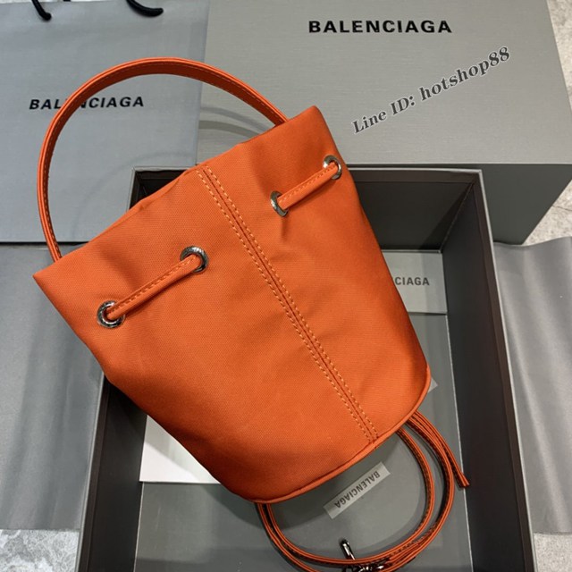 Balenciaga專櫃爆款Balen超輕水桶包 巴黎世家橙色帆布手提包 fyj1502